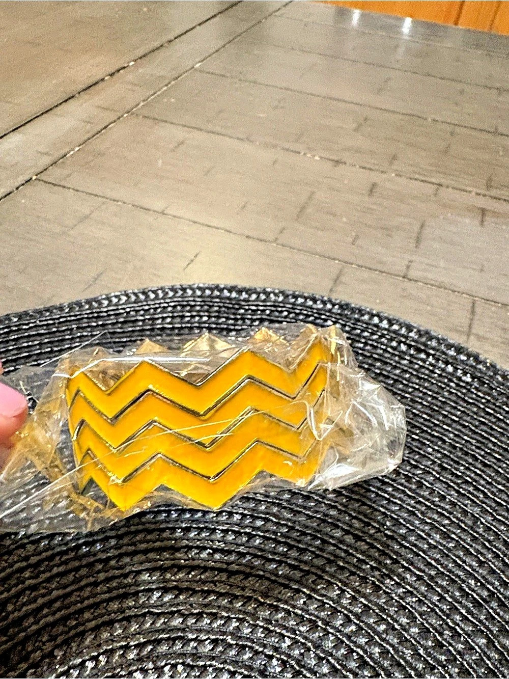 Zigzag Bracelet in Gold NWT